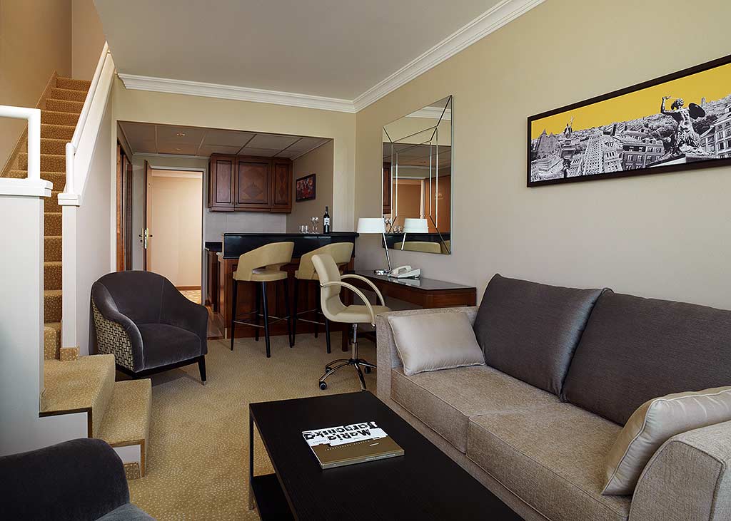 Bi-level Suite